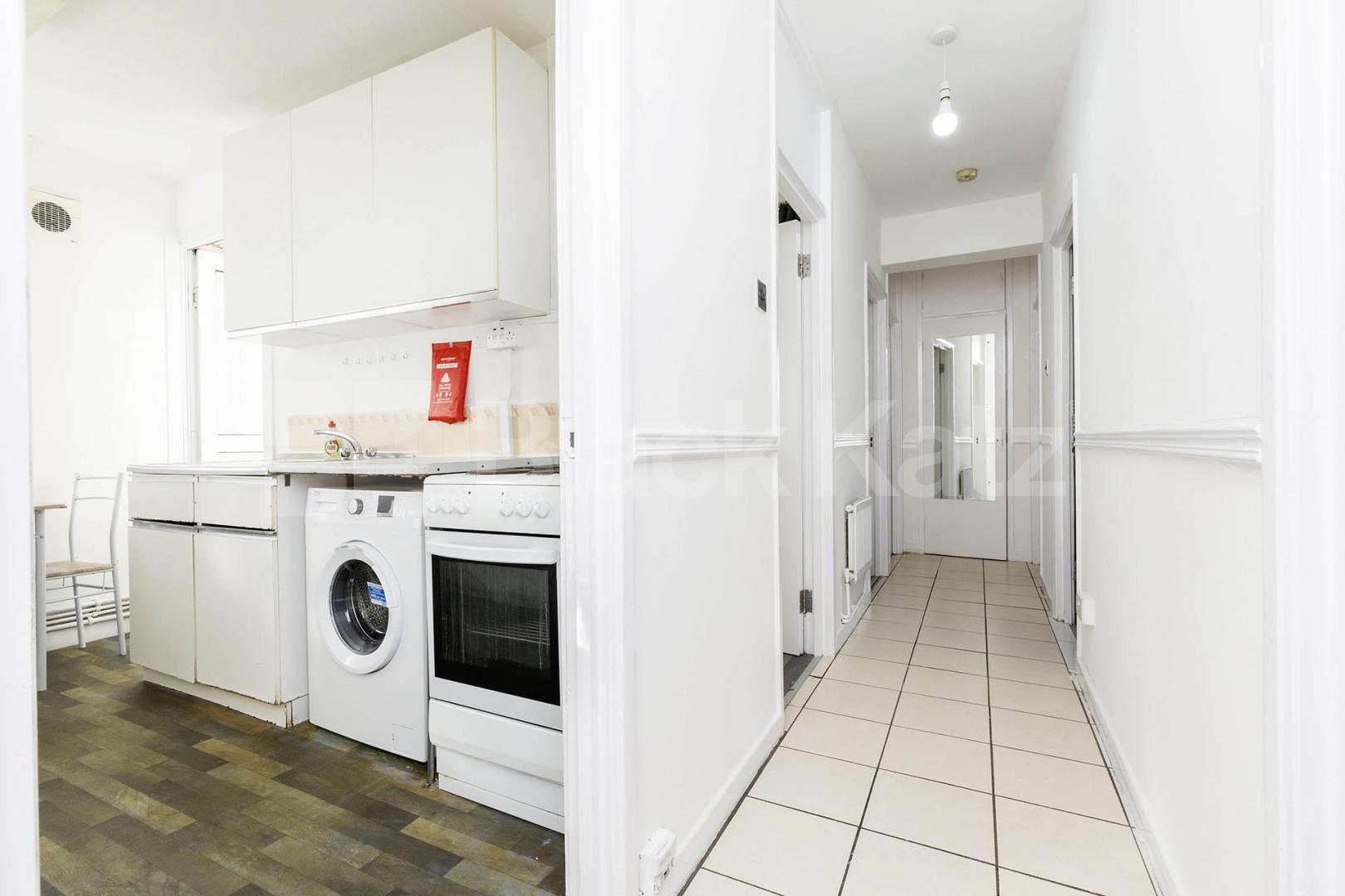 			3 Bedroom, 1 bath, 1 reception Flat			 Robert Street, Camden / Euston
